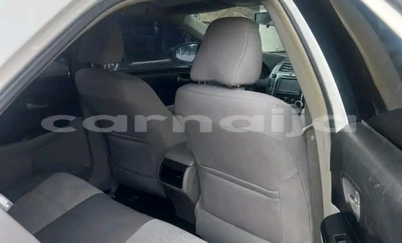 Acheter Occasion Voiture Toyota Camry Blanc à Abuja, État de Lagos Acheter Occasion Voiture Toyota Camry Blanc à Abuja, État de Lagos