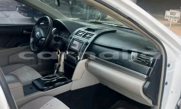 Acheter Occasion Voiture Toyota Camry Blanc à Abuja, État de Lagos Acheter Occasion Voiture Toyota Camry Blanc à Abuja, État de Lagos