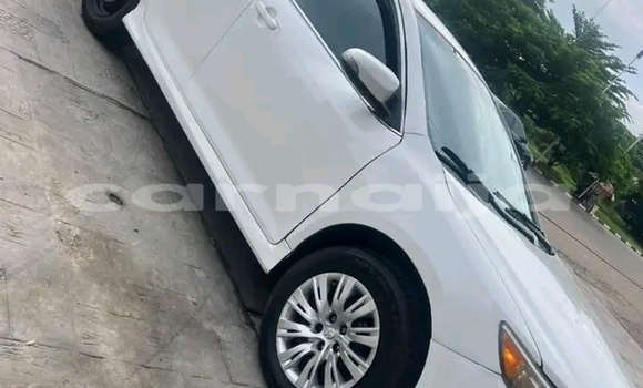 Acheter Occasion Voiture Toyota Camry Blanc à Abuja, État de Lagos Acheter Occasion Voiture Toyota Camry Blanc à Abuja, État de Lagos