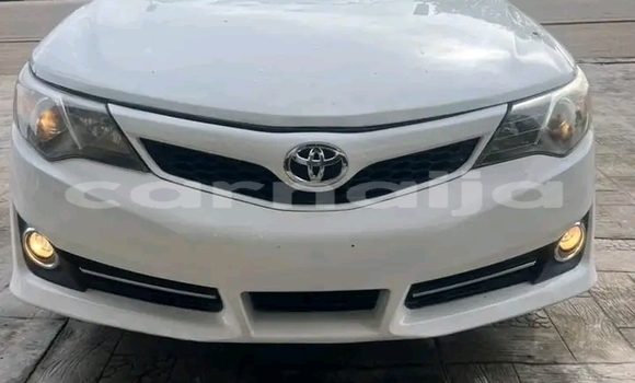 Acheter Occasion Voiture Toyota Camry Blanc à Abuja, État de Lagos Acheter Occasion Voiture Toyota Camry Blanc à Abuja, État de Lagos