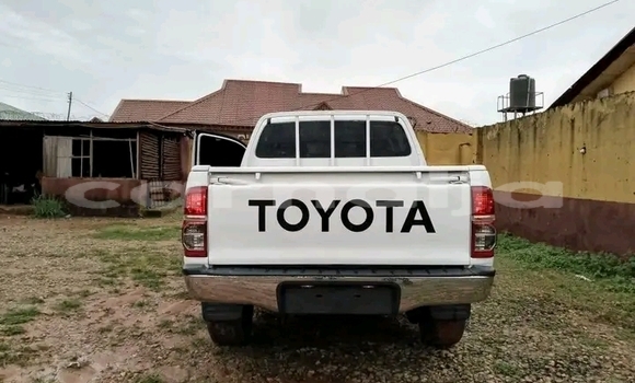 Acheter Occasion Voiture Toyota Hilux Blanc à Abuja, État de Lagos Acheter Occasion Voiture Toyota Hilux Blanc à Abuja, État de Lagos