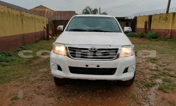 Acheter Occasion Voiture Toyota Hilux Blanc à Abuja, État de Lagos Acheter Occasion Voiture Toyota Hilux Blanc à Abuja, État de Lagos