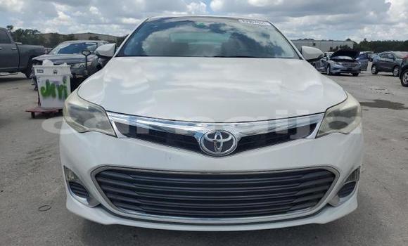 Buy New Toyota Avalon White Car in Lagos in Lagos State