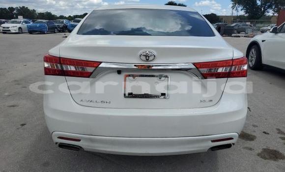 Buy New Toyota Avalon White Car in Lagos in Lagos State Buy New Toyota Avalon White Car in Lagos in Lagos State