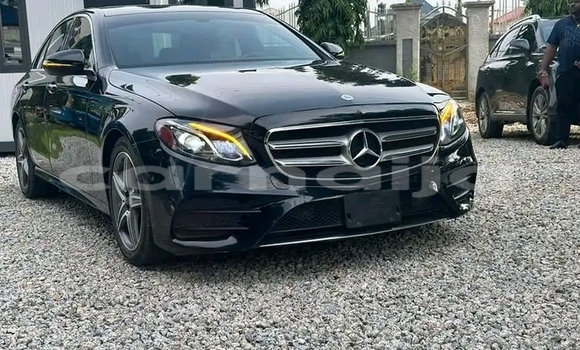 Acheter Occasion Voiture Mercedes-Benz E200 Noir à Abuja, État de Lagos Acheter Occasion Voiture Mercedes-Benz E200 Noir à Abuja, État de Lagos