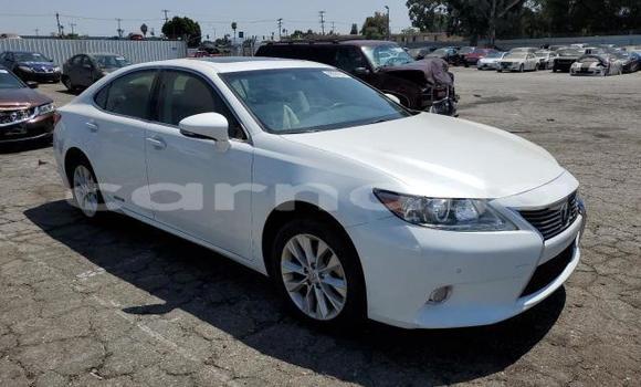 Buy New Lexus ES White Car in Badagry in Lagos State Buy New Lexus ES White Car in Badagry in Lagos State