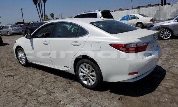 Buy New Lexus ES White Car in Badagry in Lagos State Buy New Lexus ES White Car in Badagry in Lagos State