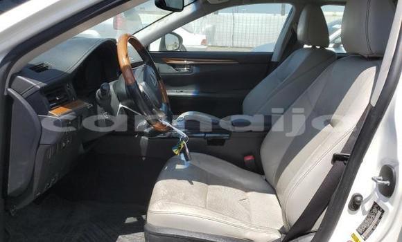 Buy New Lexus ES White Car in Badagry in Lagos State Buy New Lexus ES White Car in Badagry in Lagos State