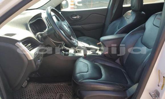 Buy New Jeep Cherokee White Car in Lagos in Lagos State Buy New Jeep Cherokee White Car in Lagos in Lagos State