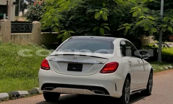 Acheter Occasion Voiture Mercedes-Benz C-Classe Blanc à Abuja, État de Lagos Acheter Occasion Voiture Mercedes-Benz C-Classe Blanc à Abuja, État de Lagos