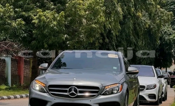 Acheter Occasion Voiture Mercedes-Benz C-Classe Noir à Abuja, État de Lagos Acheter Occasion Voiture Mercedes-Benz C-Classe Noir à Abuja, État de Lagos