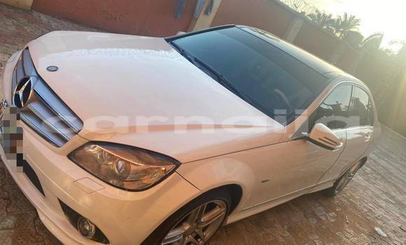 Acheter Occasion Voiture Mercedes-Benz C–Class Blanc à Abakaliki, État d'Ebonyi