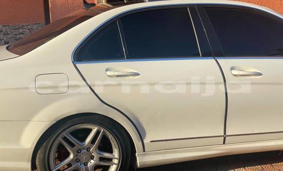 Buy Used Mercedes-Benz C–Class White Car in Abakaliki in Ebonyi State Buy Used Mercedes-Benz C–Class White Car in Abakaliki in Ebonyi State