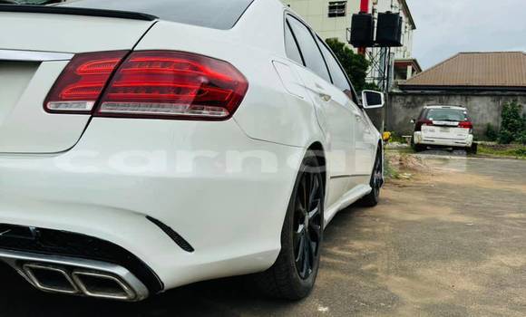 Acheter Occasion Voiture Mercedes-Benz E–Class Blanc à Abakaliki, État d'Ebonyi Acheter Occasion Voiture Mercedes-Benz E–Class Blanc à Abakaliki, État d'Ebonyi