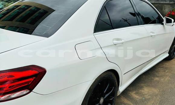 Acheter Occasion Voiture Mercedes-Benz E–Class Blanc à Abakaliki, État d'Ebonyi Acheter Occasion Voiture Mercedes-Benz E–Class Blanc à Abakaliki, État d'Ebonyi