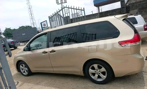 Buy Used Toyota Sienna Other Car in Abuja in Lagos State Buy Used Toyota Sienna Other Car in Abuja in Lagos State