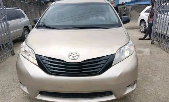 Buy Used Toyota Sienna Other Car in Abuja in Lagos State Buy Used Toyota Sienna Other Car in Abuja in Lagos State