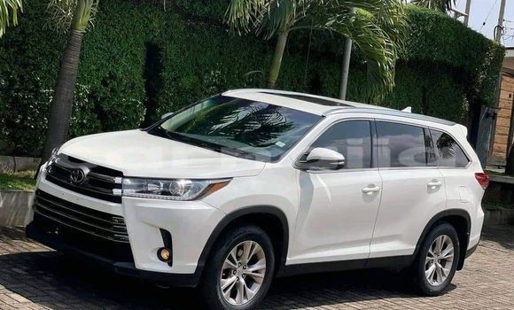 Buy Used Toyota Highlander White Car in Abuja in Lagos State