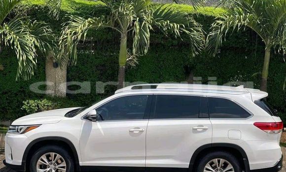 Buy Used Toyota Highlander White Car in Abuja in Lagos State Buy Used Toyota Highlander White Car in Abuja in Lagos State