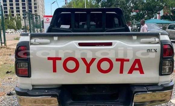 Buy Used Toyota Hilux White Car in Abuja in Lagos State Buy Used Toyota Hilux White Car in Abuja in Lagos State