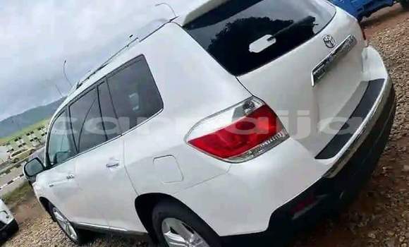 Buy Used Toyota Highlander White Car in Abuja in Lagos State Buy Used Toyota Highlander White Car in Abuja in Lagos State