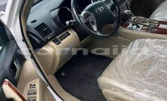 Buy Used Toyota Highlander White Car in Abuja in Lagos State Buy Used Toyota Highlander White Car in Abuja in Lagos State