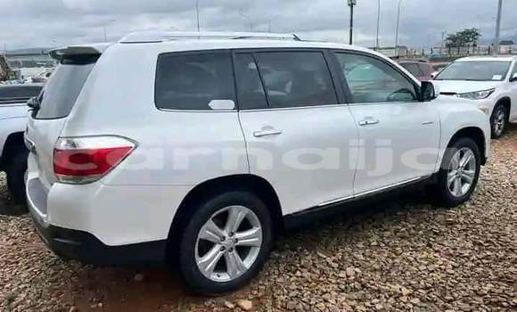 Buy Used Toyota Highlander White Car in Abuja in Lagos State Buy Used Toyota Highlander White Car in Abuja in Lagos State