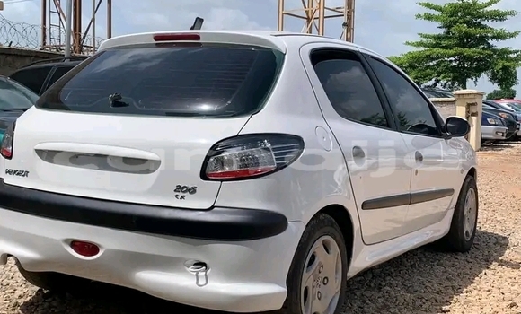 Acheter Occasion Voiture Peugeot 206 Blanc à Abakaliki, État d'Ebonyi Acheter Occasion Voiture Peugeot 206 Blanc à Abakaliki, État d'Ebonyi