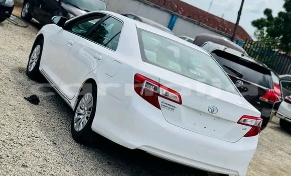 Buy Used Toyota Camry White Car in Abuja in Lagos State Buy Used Toyota Camry White Car in Abuja in Lagos State
