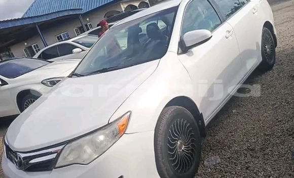 Buy Used Toyota Camry White Car in Abuja in Lagos State Buy Used Toyota Camry White Car in Abuja in Lagos State