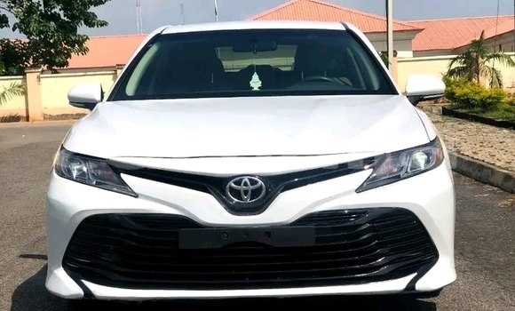 Acheter Occasion Voiture Toyota Camry Blanc à Abuja, État de Lagos Acheter Occasion Voiture Toyota Camry Blanc à Abuja, État de Lagos
