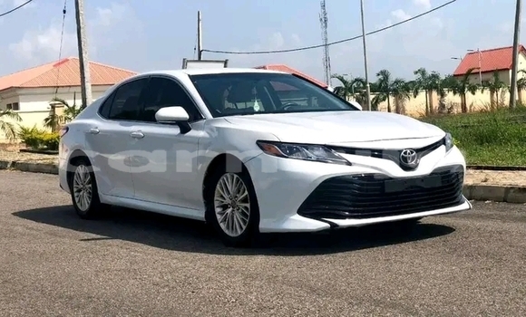 Acheter Occasion Voiture Toyota Camry Blanc à Abuja, État de Lagos Acheter Occasion Voiture Toyota Camry Blanc à Abuja, État de Lagos