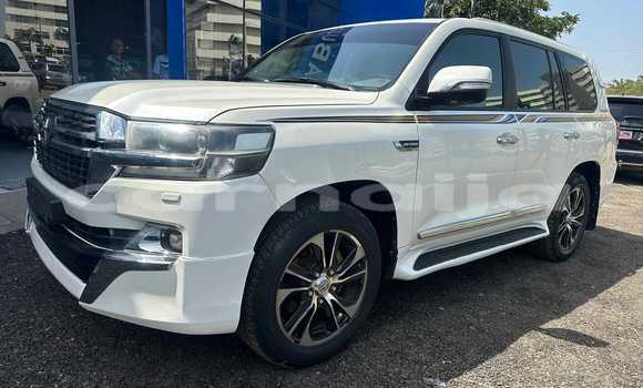 Buy Used Toyota Land Cruiser White Car in Lagos in Lagos State Buy Used Toyota Land Cruiser White Car in Lagos in Lagos State