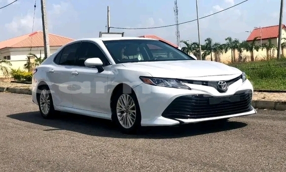 Acheter Occasion Voiture Toyota Camry Blanc à Abuja, État de Lagos Acheter Occasion Voiture Toyota Camry Blanc à Abuja, État de Lagos