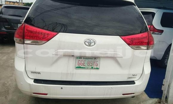 Buy Used Toyota Sienna White Car in Lagos in Lagos State Buy Used Toyota Sienna White Car in Lagos in Lagos State
