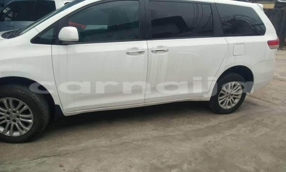 Buy Used Toyota Sienna White Car in Lagos in Lagos State Buy Used Toyota Sienna White Car in Lagos in Lagos State