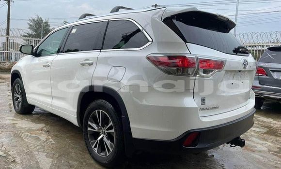 Buy Used Toyota Highlander White Car in Abuja in Lagos State Buy Used Toyota Highlander White Car in Abuja in Lagos State