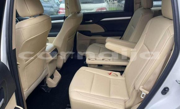 Buy Used Toyota Highlander White Car in Abuja in Lagos State Buy Used Toyota Highlander White Car in Abuja in Lagos State