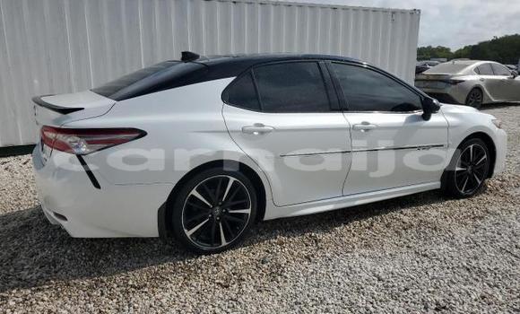 Buy New Toyota Camry White Car in Badagry in Lagos State Buy New Toyota Camry White Car in Badagry in Lagos State