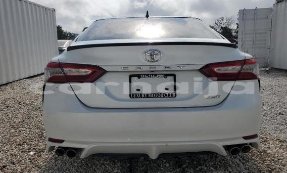 Buy New Toyota Camry White Car in Badagry in Lagos State Buy New Toyota Camry White Car in Badagry in Lagos State