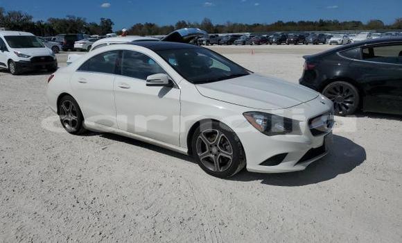 Acheter Neuf Voiture Mercedes-Benz CLA-klasse Blanc à Lagos, État de Lagos Acheter Neuf Voiture Mercedes-Benz CLA-klasse Blanc à Lagos, État de Lagos