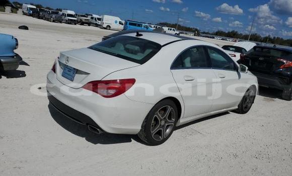 Acheter Neuf Voiture Mercedes-Benz CLA-klasse Blanc à Lagos, État de Lagos Acheter Neuf Voiture Mercedes-Benz CLA-klasse Blanc à Lagos, État de Lagos