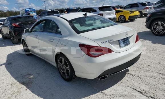 Acheter Neuf Voiture Mercedes-Benz CLA-klasse Blanc à Lagos, État de Lagos Acheter Neuf Voiture Mercedes-Benz CLA-klasse Blanc à Lagos, État de Lagos