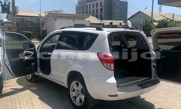Buy Used Toyota RAV4 White Car in Abuja in Lagos State Buy Used Toyota RAV4 White Car in Abuja in Lagos State