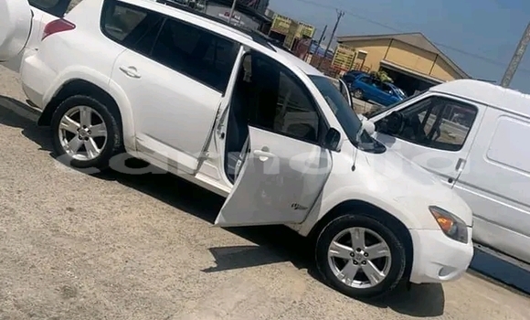 Buy Used Toyota RAV4 White Car in Abuja in Lagos State Buy Used Toyota RAV4 White Car in Abuja in Lagos State