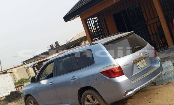 Acheter Occasion Voiture Toyota Highlander Bleu à Abuja, État de Lagos Acheter Occasion Voiture Toyota Highlander Bleu à Abuja, État de Lagos