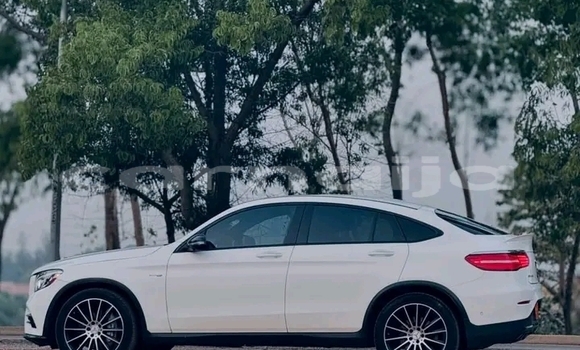 Buy Used Mercedes-Benz GLC White Car in Abuja in Lagos State Buy Used Mercedes-Benz GLC White Car in Abuja in Lagos State