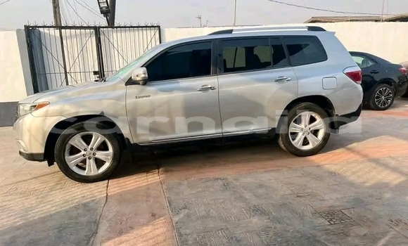 Buy Used Toyota Highlander White Car in Abuja in Lagos State Buy Used Toyota Highlander White Car in Abuja in Lagos State