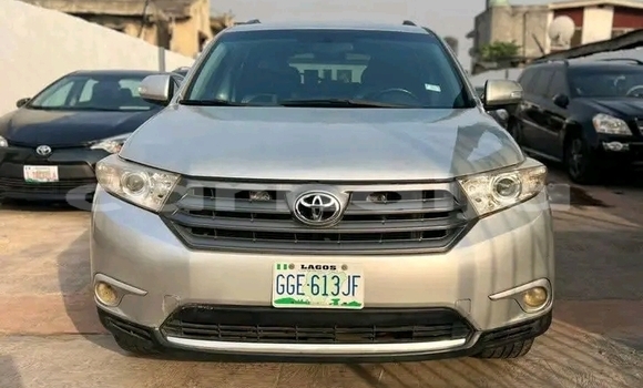 Buy Used Toyota Highlander White Car in Abuja in Lagos State Buy Used Toyota Highlander White Car in Abuja in Lagos State
