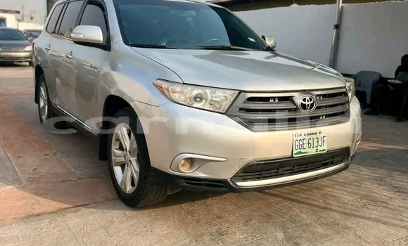Buy Used Toyota Highlander White Car in Abuja in Lagos State Buy Used Toyota Highlander White Car in Abuja in Lagos State